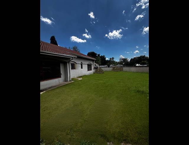 5 BEDROOM FREEHOLD FOR SALE IN MORNINGSIDE